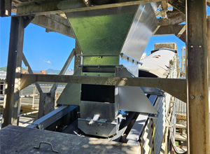 コンベア重機シュートホッパー入替工事